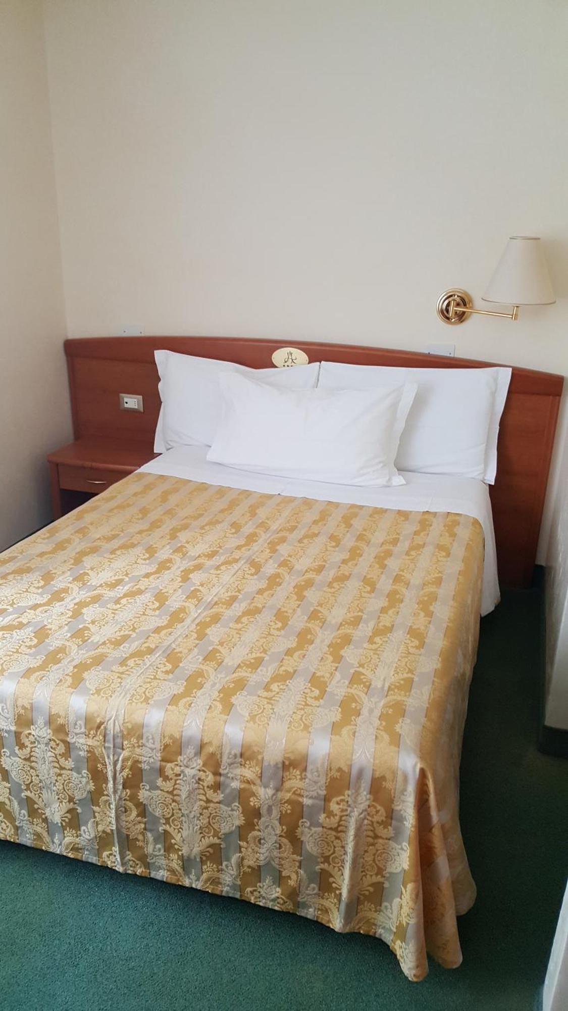 ליגננו סביאדורו Hotel Arizona חדר תמונה